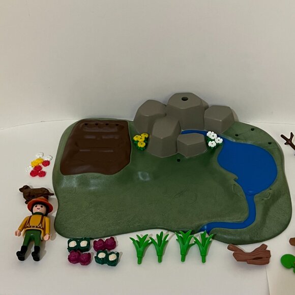 Playmobil Lot Farm Super Set 3124, Children’s Pony Wagon 3118, & Milk Maid 3007 - Picture 10 of 13